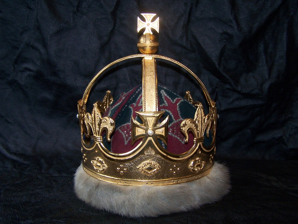 This image has an empty alt attribute; its file name is gilded-crown.jpg